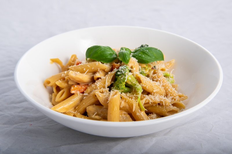 Pennepasta Med Kylling & Parmesan